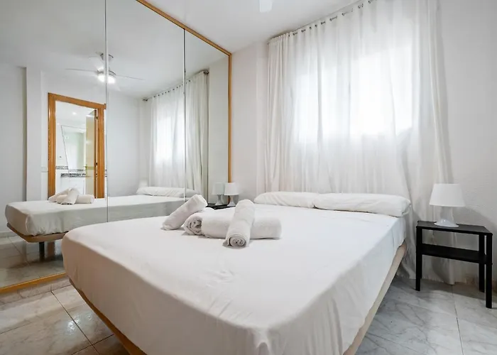 Hauzify I Estrella Платья-де-Аро