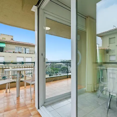 Hauzify I Estrella بلاتجا ذارو